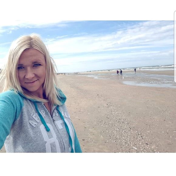 Meet your Posher, Dominika - Picture 1 of 1